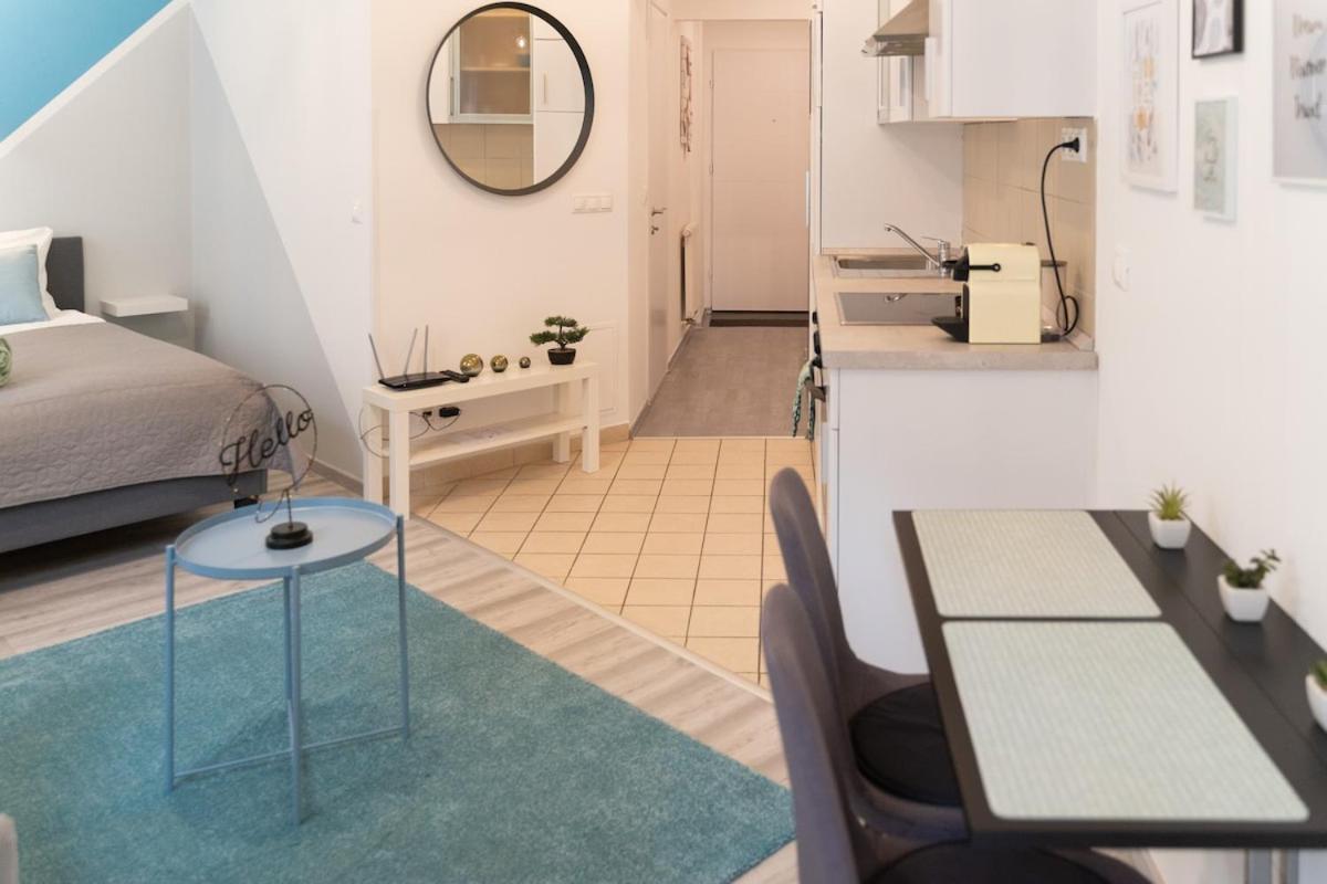 Apartment Into The Blue 2 - Kiraly Street - Ac -selfcheckin Budapest